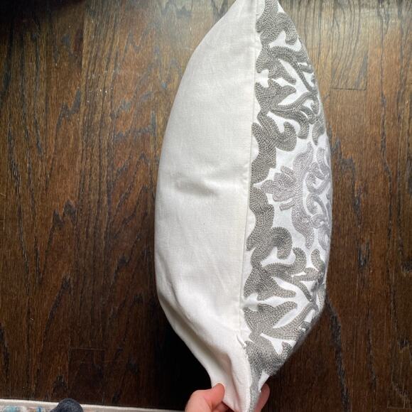 HWY 50 embroidered shades of grey and white paisley 18x18‎ accent pillow - Picture 6 of 7